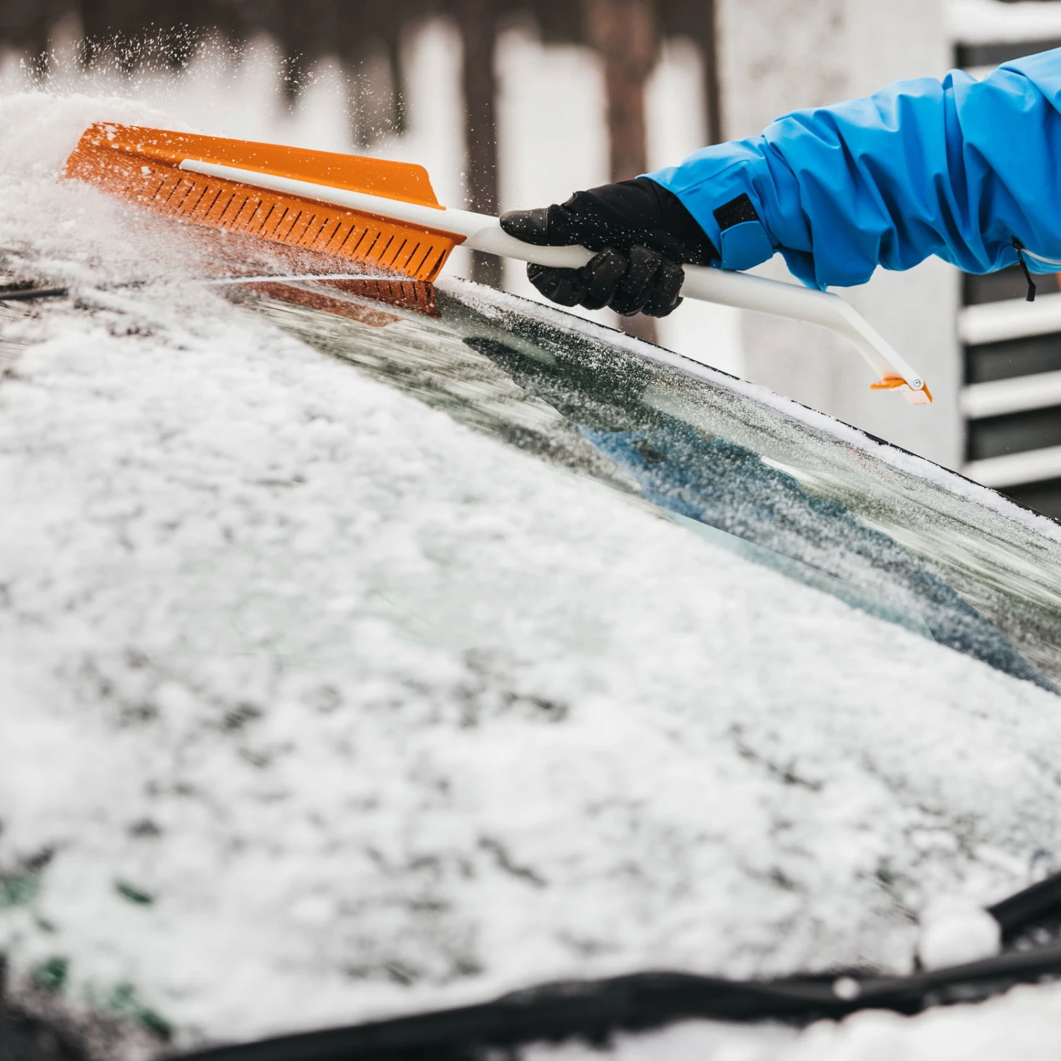 Fiskars SnowXpert Eiskratzer & Schneebürste 4 Fiskars SnowXpert Eiskratzer & Schneebürste – Bild 4