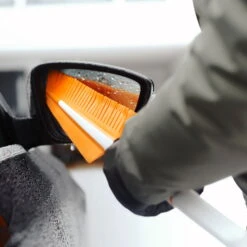 Fiskars SnowXpert Eiskratzer & Schneebürste 10 Fiskars SnowXpert Eiskratzer & Schneebürste -Garten Sicht Verkäufe 0910200568 SnowXpert Eiskratzer und Schneebuerste 5 107875