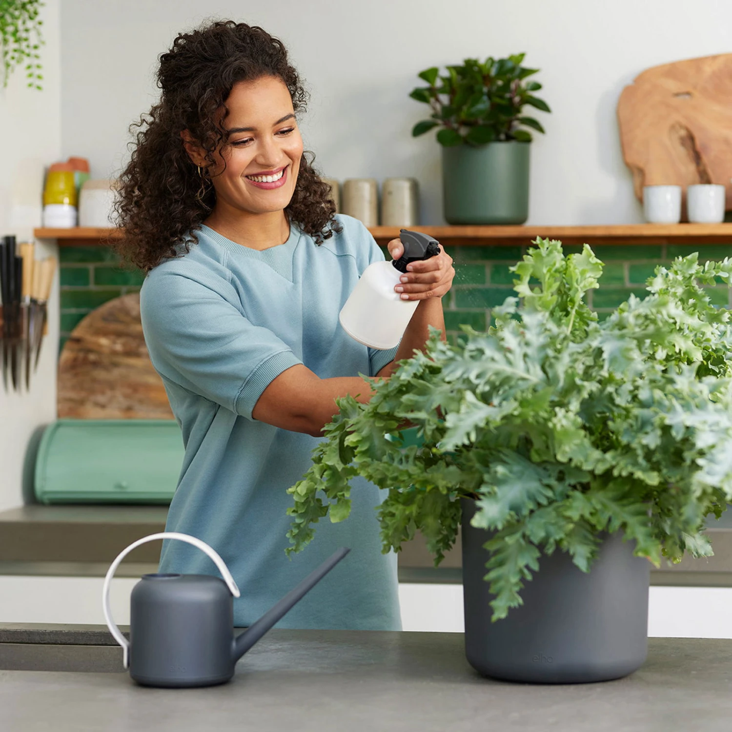 Gießkanne B.for Soft, Anthrazit, 1,7 Liter 2 Gießkanne B.for Soft, Anthrazit, 1,7 Liter – Bild 2