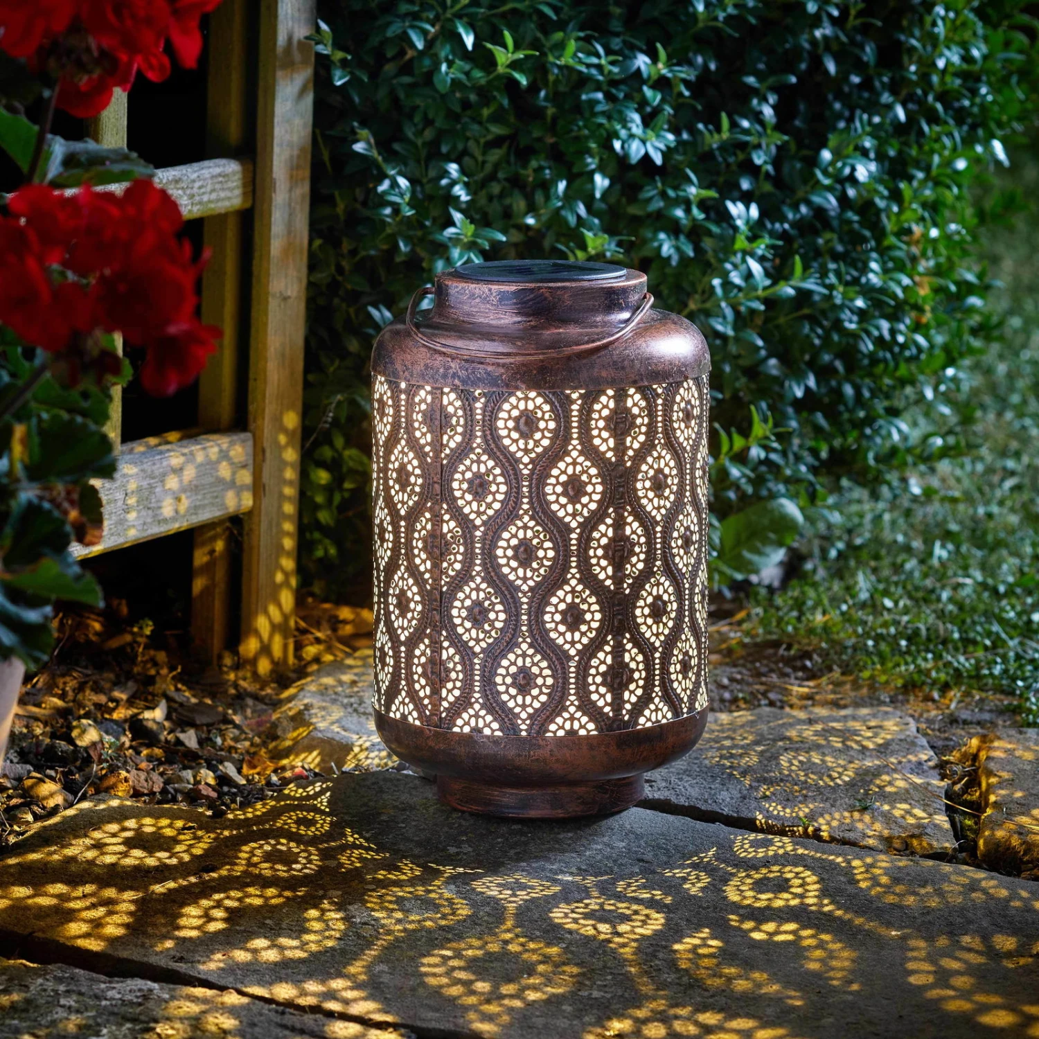 Kölle LED-Solarlaterne Adana, Gold Matt, Höhe 26 Cm, Ø 16 Cm 1 Kölle LED-Solarlaterne Adana, Gold Matt, Höhe 26 Cm, Ø 16 Cm